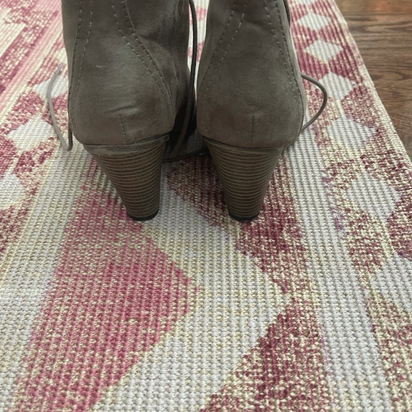 Ankle booties - Picture 3 of 4